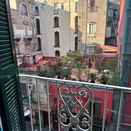 Appartement La Casa Di Ninarella Napels